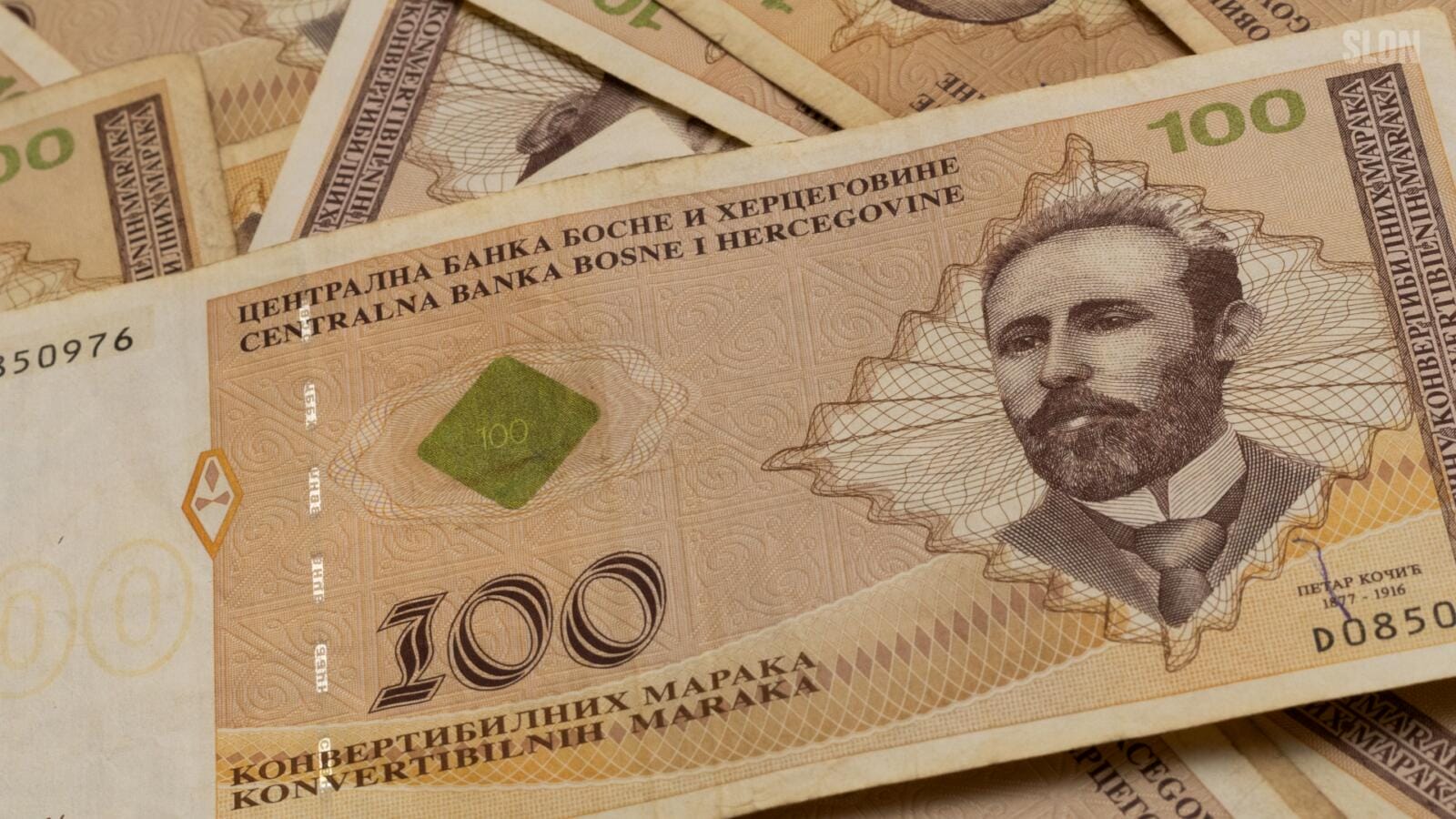 Fotografija novčanica KM za različite potrebe, novcanice