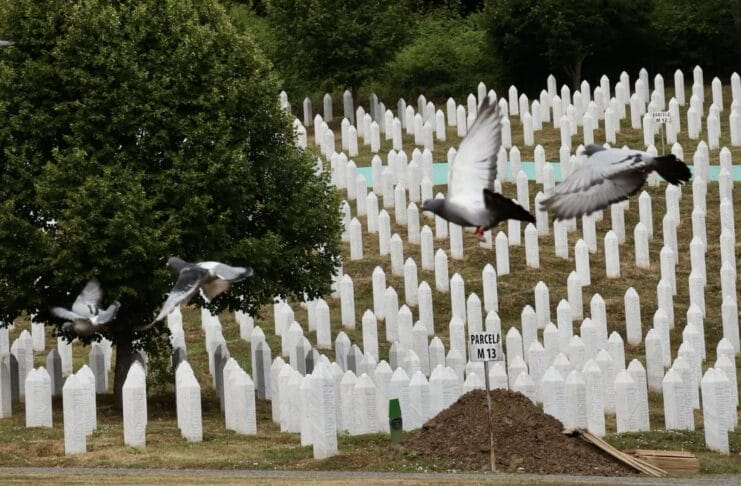 memorijalni let golubova Memorijalni let golubova označio početak obilježavanja komemoracije u Potočarima