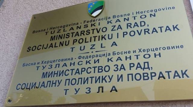 Podrške mladima/ Produžen rok za prijave na javni poziv za stipendije studentima povratnicima iz RS