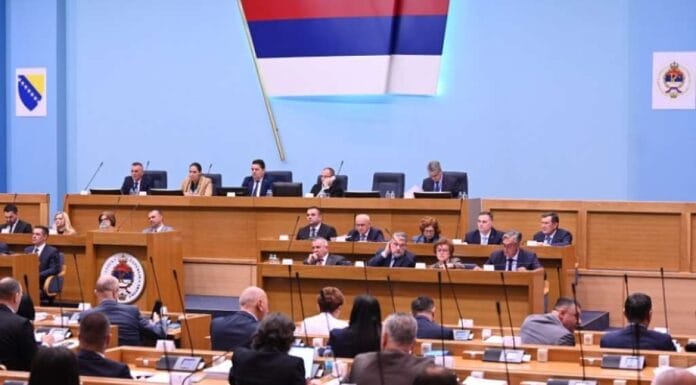 Danas NSRS odlučuje ko će biti v.d. predsjednik RS-a Skupštinska većina u NSRS usvojila izmjene Zakona o policiji, opozicija napustila zasjedanje/ rezolucija o genocidu