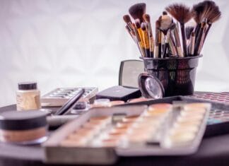 Ljeto 2025. donosi novi beauty trend: Manje šminke, više kože