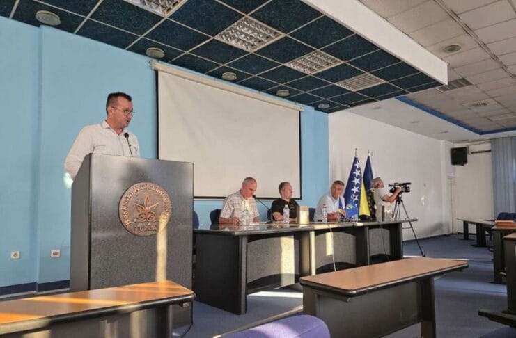 U Tuzli održana promocija romana Bijeli Cigani