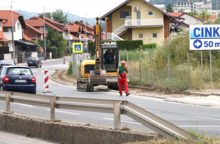 Novi trotoar u Miladijama: Veća sigurnost za pješake i školarce