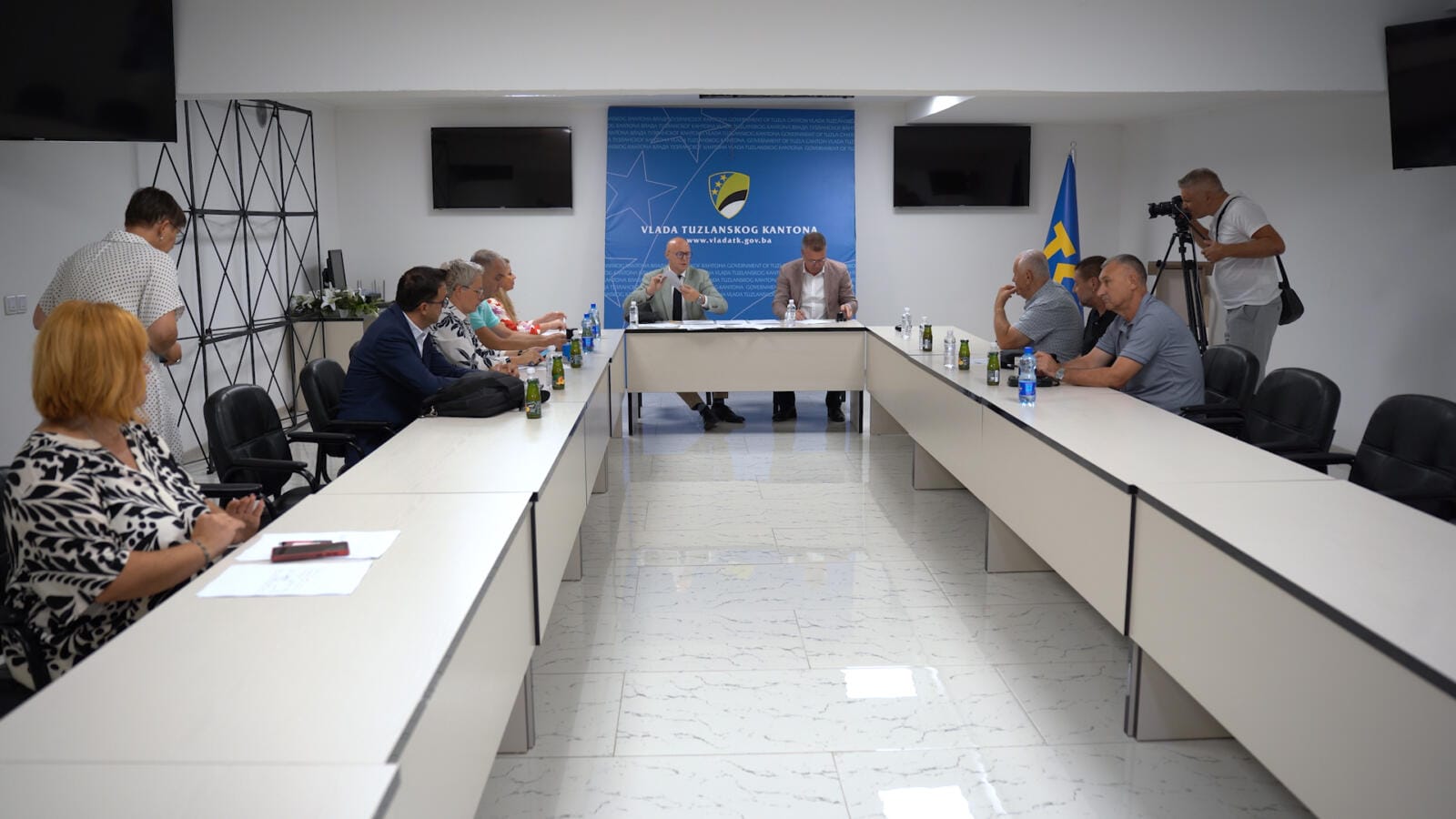 00007.00_00_54_08.Still001