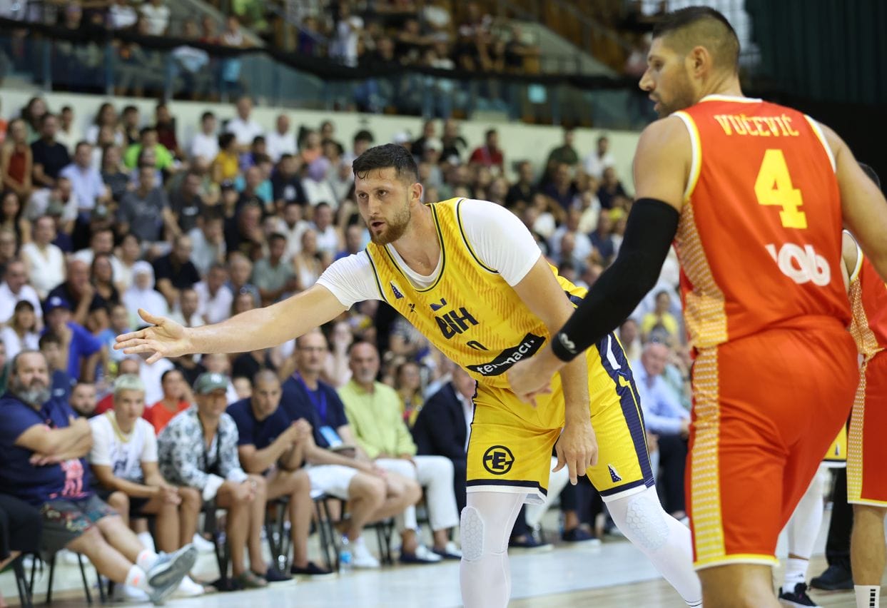 Kosarkasi Košarkaši BiH poraženi od Crne Gore u Sarajevu