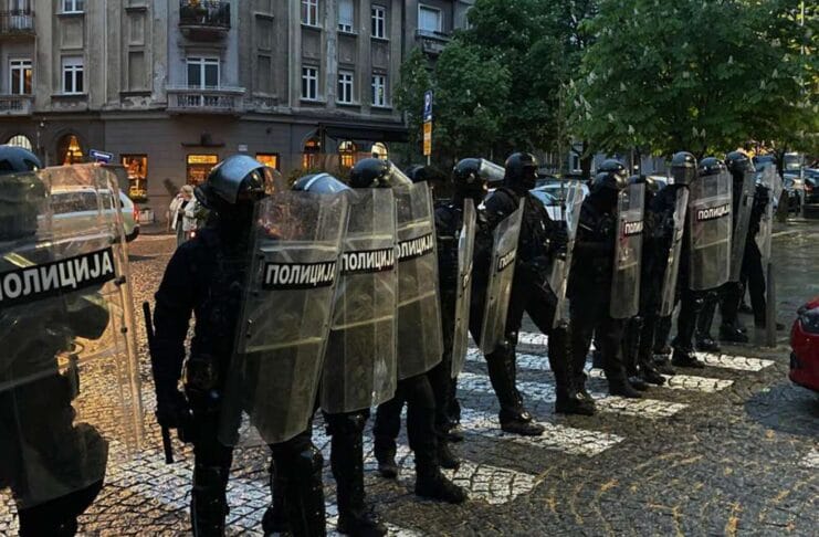 Protesti u Srbiji: Povrijeđeno šest policajaca, privedeno 56 osoba