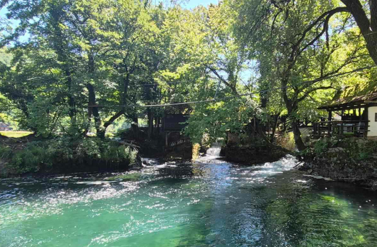 Rezultati zvaničnih analiza pokazali su da je rijeka Una na području Bihaća čista i sigurna, potvrdili su u Gradskoj upravi Grada Bihaća.