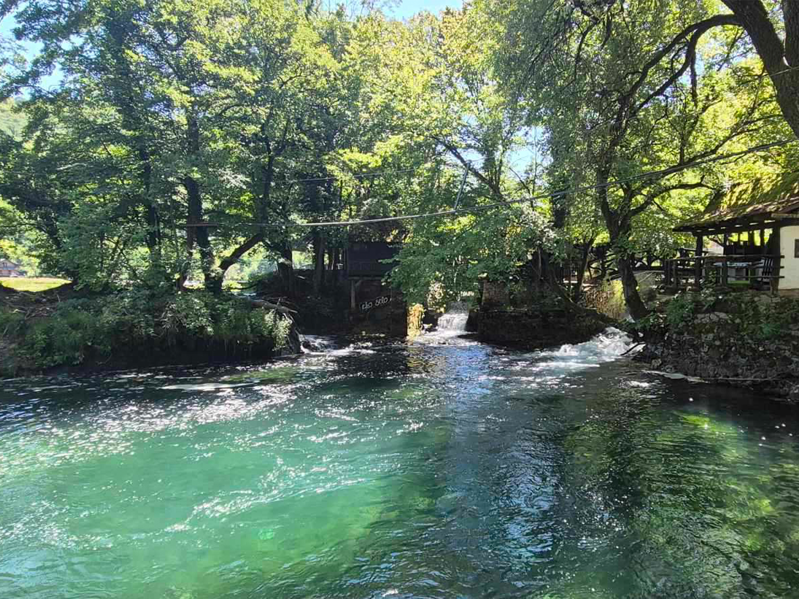 Rezultati zvaničnih analiza pokazali su da je rijeka Una na području Bihaća čista i sigurna, potvrdili su u Gradskoj upravi Grada Bihaća.