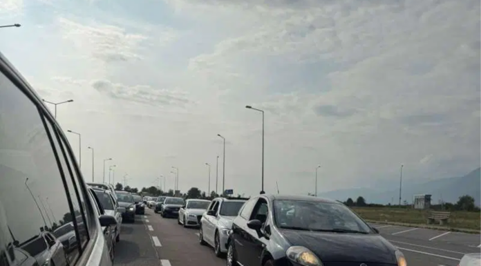 Stanje na cestama: Gužve zbog EES sistema Apel za prekategorizaciju graničnih prelaza, Izačić u kolapsu