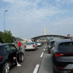 Apel za prekategorizaciju graničnih prelaza, Izačić u kolapsu