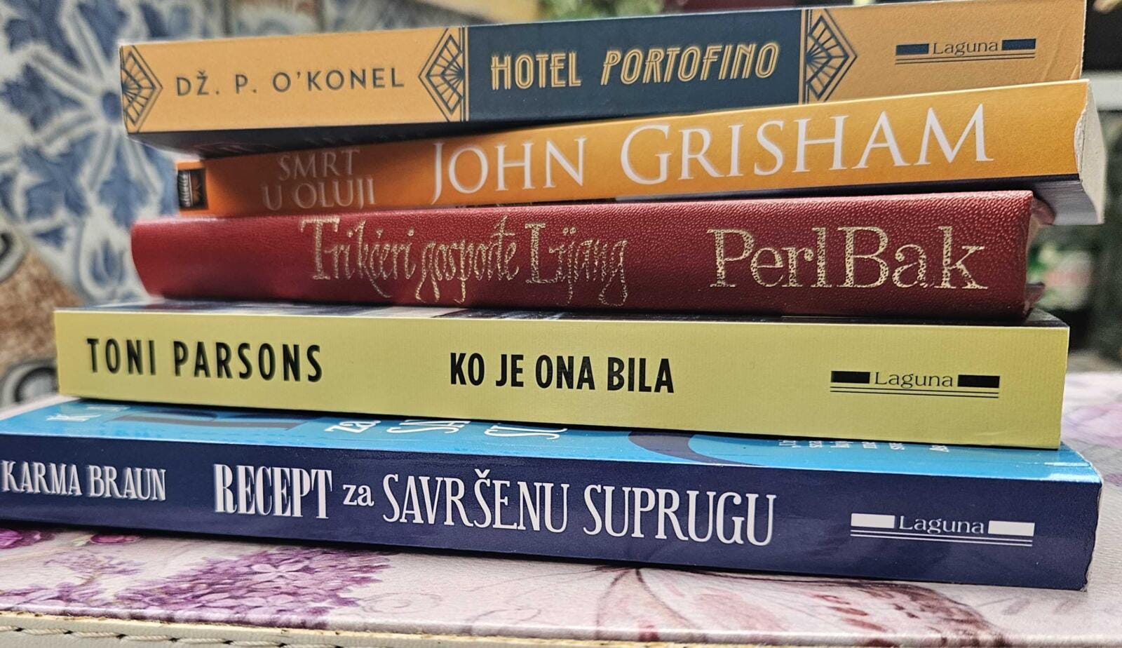 knjige složene naslovi Prpeoruke za čitanje, knjige za čitanje u augustu