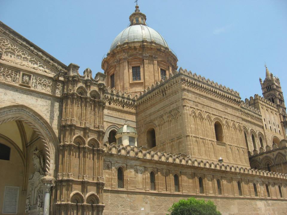U vagonu gdje žena odlazi, Katedrala u Palermu na Siciliji ljeti