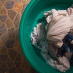 Kako skinuti fleke s odjeće: Jednostavan trik koji potpuno uklanja mrlje Kako skinuti fleke s odjeće: Jednostavan trik koji potpuno uklanja mrlje