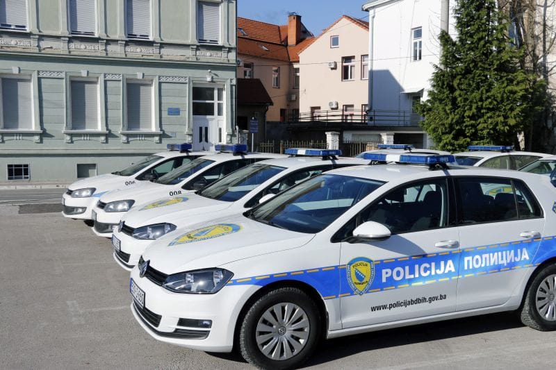 Pljačka stana u Brčkom završila tragedijom, policajac poginuo prilikom bijega
