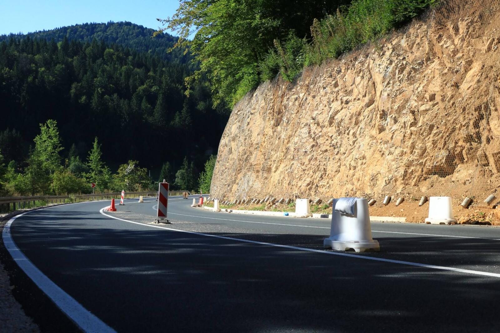 radovi Sarajevo - Tuzla Sanacija treće trake Sarajevo – Tuzla: počeli radovi, očekuju se gužve