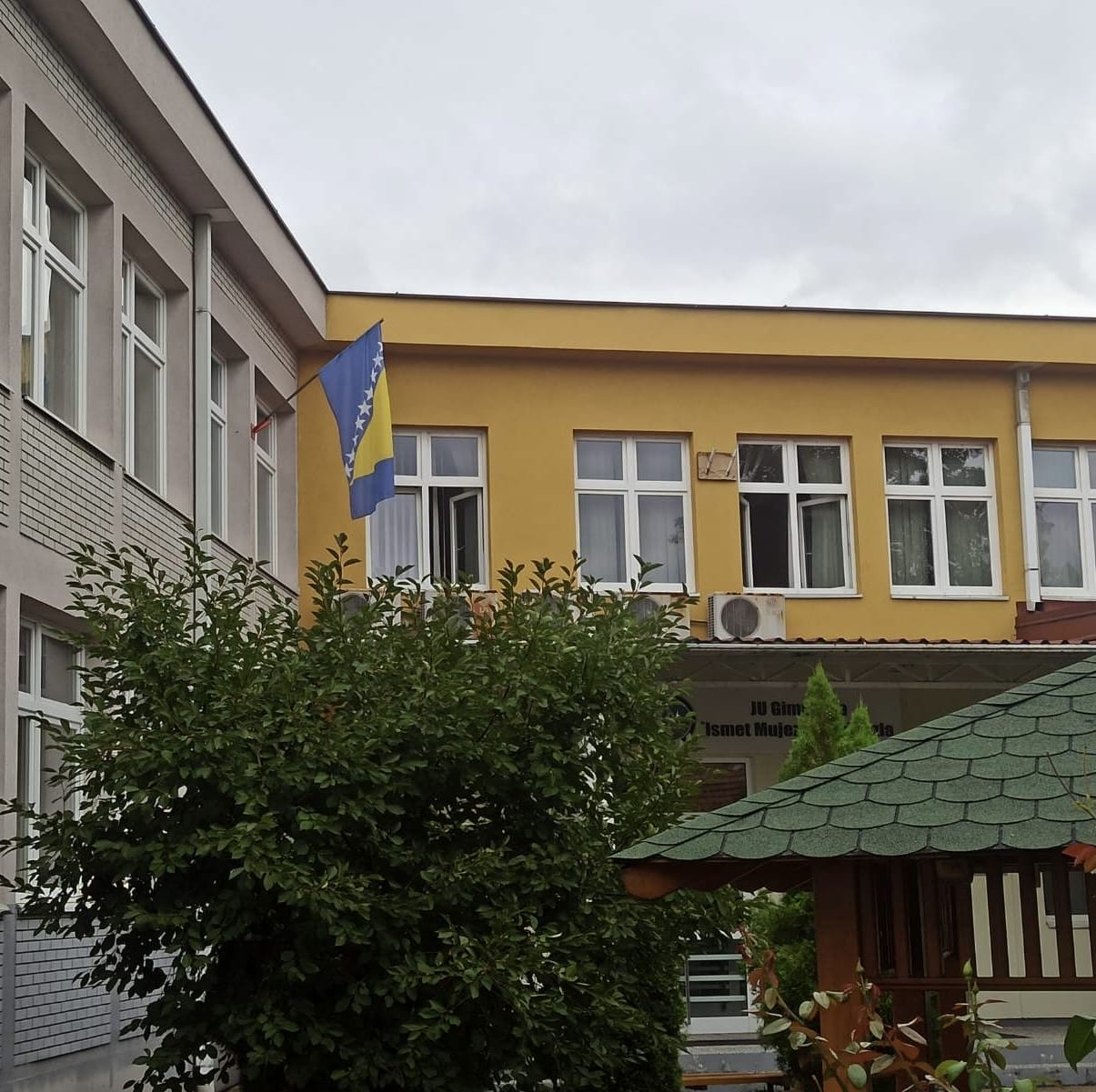 škola zastava bih Nova školska godina u školama TK počet će intoniranjem himne BiH