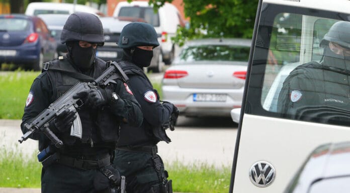 Akcija “Sambo” MUP-a RS: Uhapšeno 14 osoba zbog ilegalne borbe pasa U akciji „Smagler“ uhapšeno 16 osoba zbog trgovine drogom