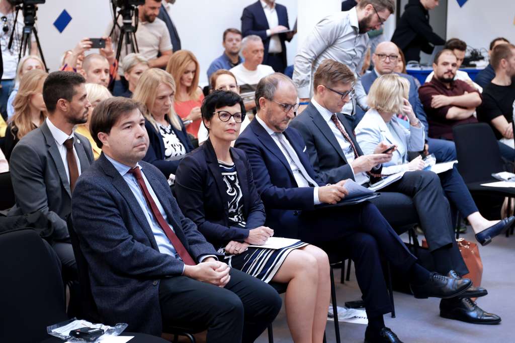 EU komesarka Kos: Za medije i civilno društvo EU izdvaja sedam miliona KM