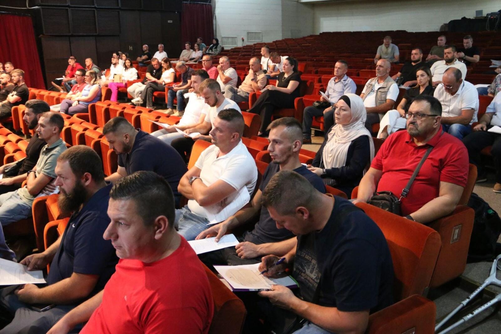 MBP Ugovori zaposljavanje i samozaposljavanje 05 02 09 2025 Vlada Tuzlanskog kantona izdvojila je rekordnih 2,3 miliona KM za samozapošljavanje i zapošljavanje branilaca i članova njihovih porodica, čime je omogućeno otvaranje novih radnih mjesta.