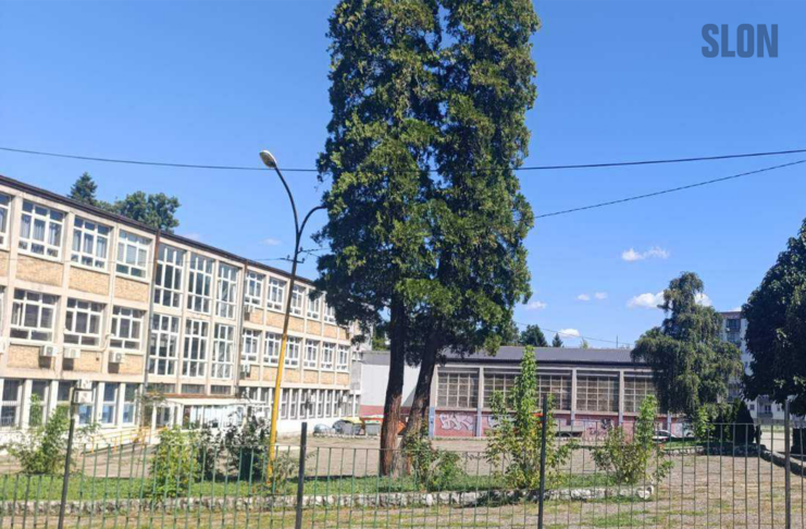 Hospitalizovan maloljetnik nakon incidenta kod OŠ „Kreka“