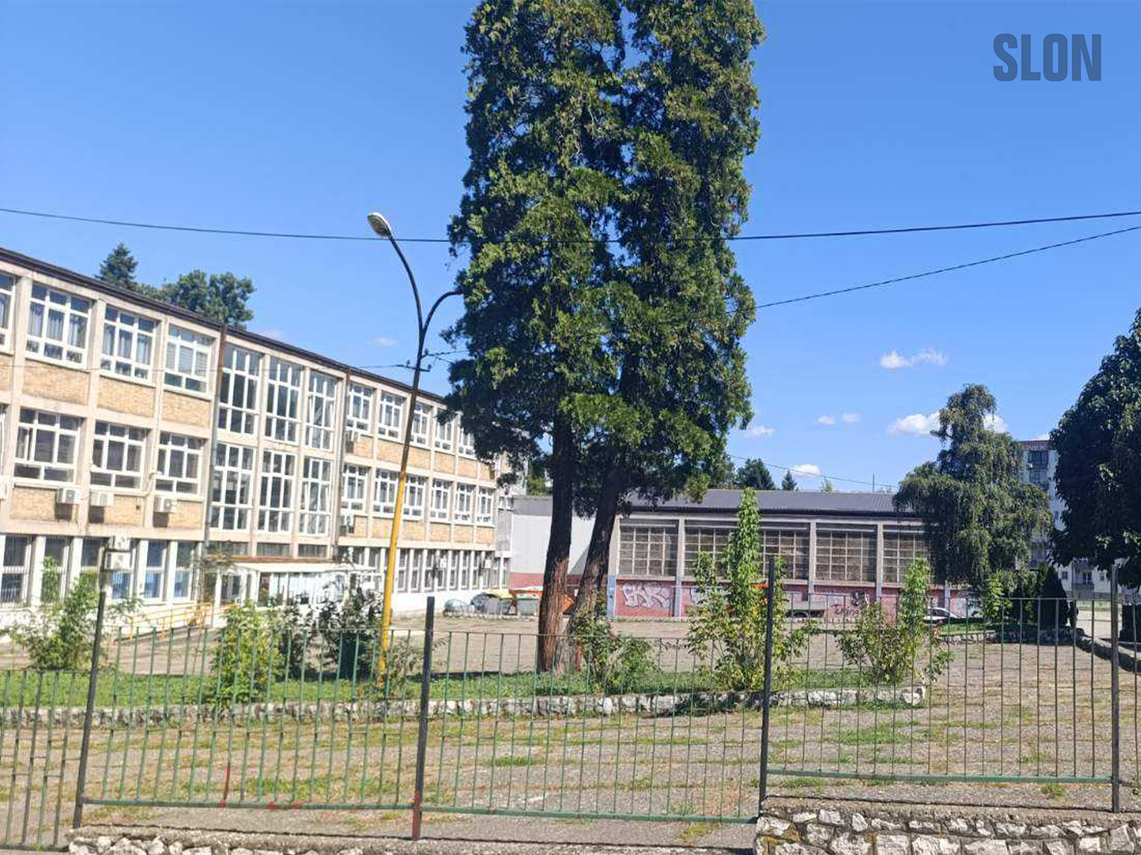 Hospitalizovan maloljetnik nakon incidenta kod OŠ „Kreka“