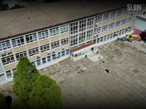 U ponedjeljak 1. septembra u dvorištu OŠ Kreka izboden maloljetnik
