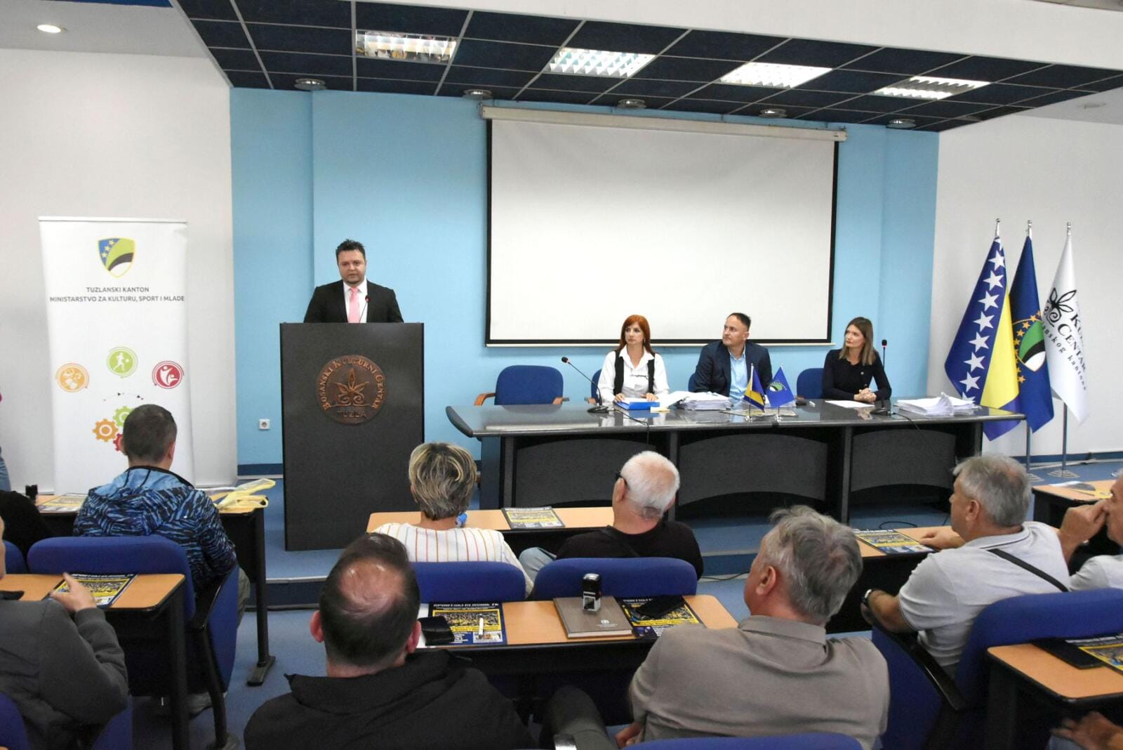 Podrška sportu: Ministarstvo za kulturu, sport i mlade TK potpisalo ugovore sa sportskim organizacijama i klubovima Podrška sportu: Ministarstvo za kulturu, sport i mlade TK potpisalo ugovore sa sportskim organizacijama i klubovima