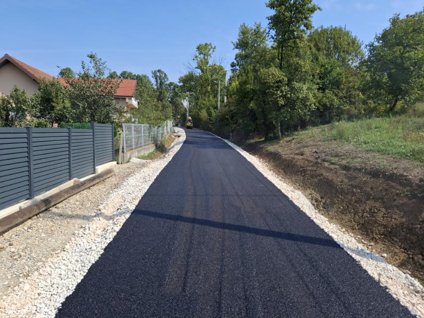Putna infrastruktura Slavinovići i Par Selo