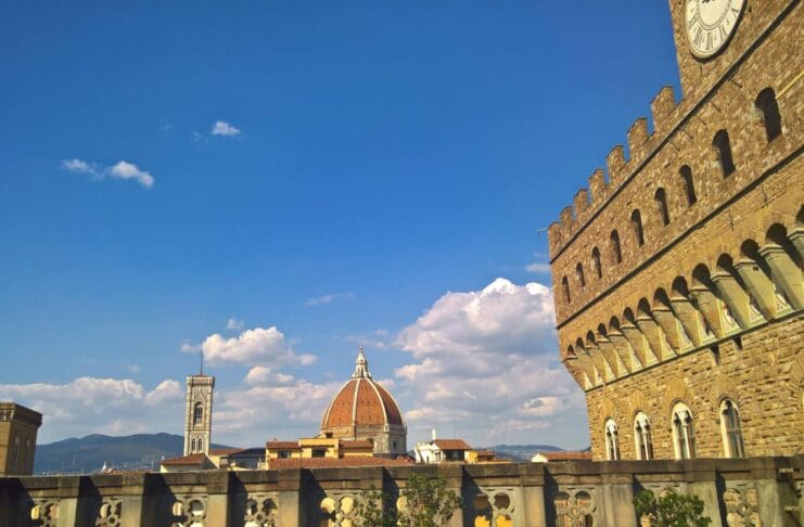 U vagonu gdje se vraćamo sebi, Panorama Firence s kupolom Duoma i Palazzo Vecchijem pod plavim nebom