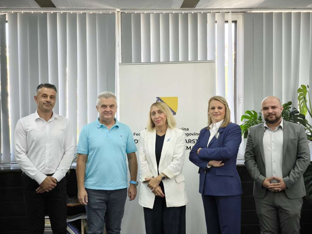 nasiha pozder Nasiha Pozder potpisala ugovore za projekte zaštite okoliša u Federaciji BiH