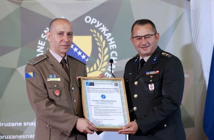 Pukovniku Ameru Rikoviću dodijeljena NATO akreditacija i Medalja za vojne zasluge