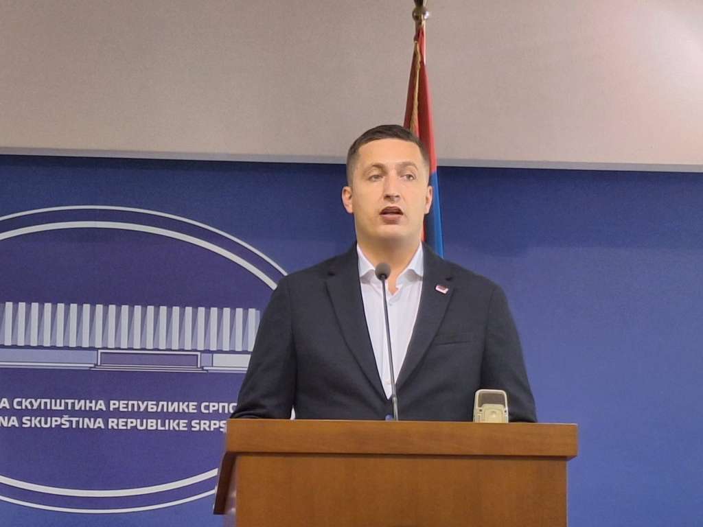 Odbor za ustavna pitanja NSRS smatra da referendum u Republici Srpskoj ne ugrožava vitalne interese. Klub Bošnjaka pokrenuo mehanizam zaštite pred Ustavnim sudom RS.