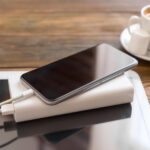 Znate li zašto uz kupljeni mobitel više ne dobijate punjač?