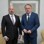 Premijer Nikšić i Ginkel: Fokus sa političkih kriza prebaciti na ekonomski razvoj Premijer Nikšić i Ginkel: Fokus sa političkih kriza prebaciti na ekonomski razvoj