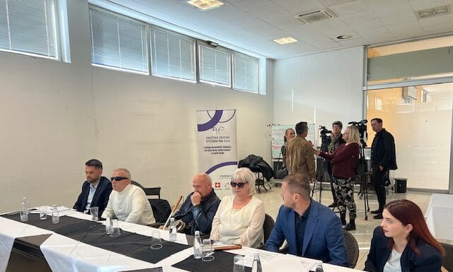 Panel diskusija o pravima slijepih osoba na pomagala okupio institucije i civilni sektor: Zajednički stavovi i konkretni prijedlozi