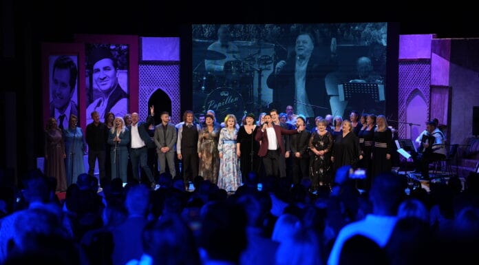 Revijalna večer 17. Festivala sevdalinke: Tuzla je disala u ritmu sevdaha i sjećanja na Halida Bešlića