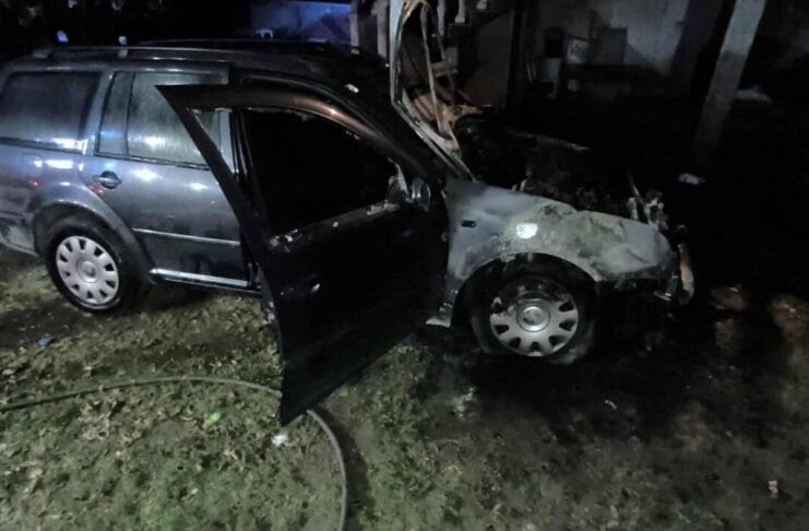 Požar putničkog vozila u Rapatnici: Vatrogasci brzom intervencijom spriječili širenje vatre