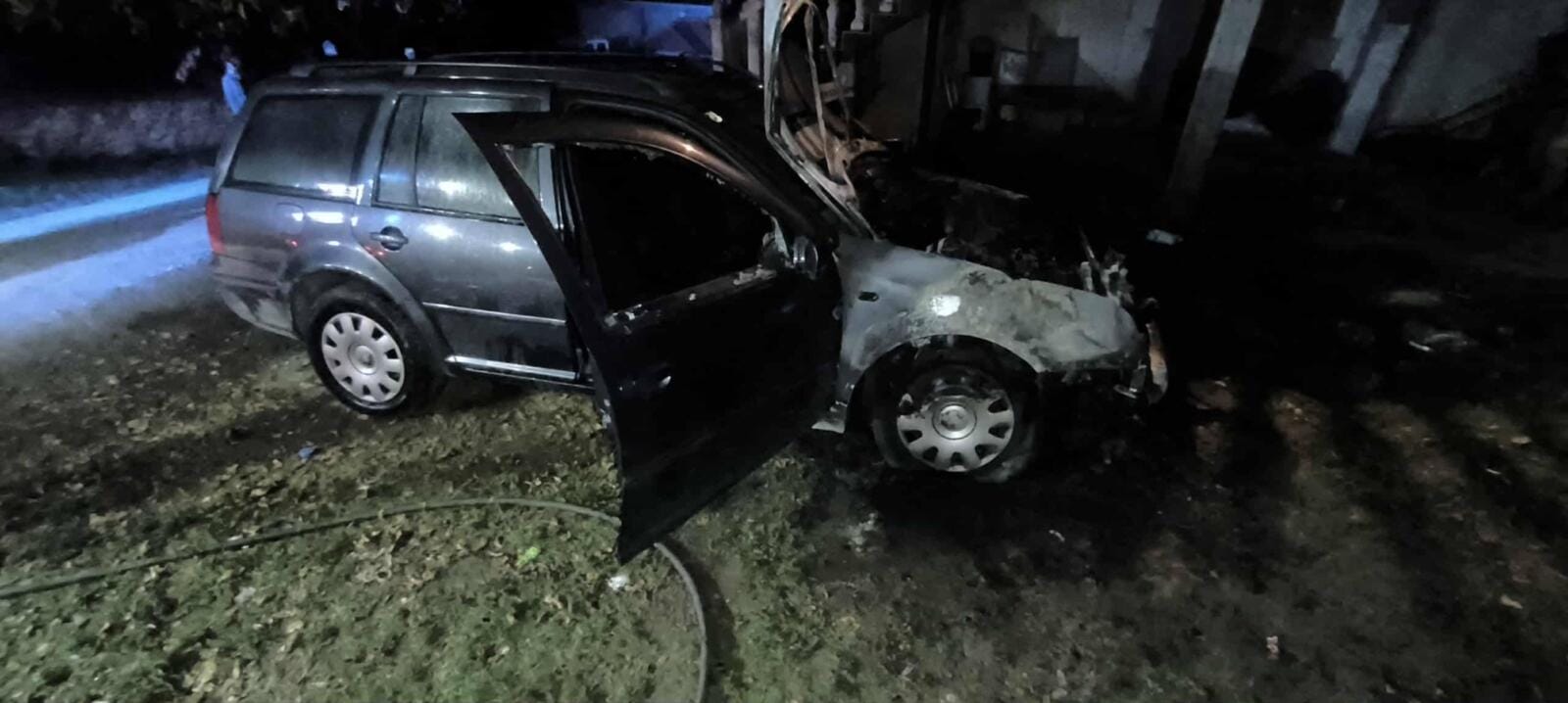 PVJ srebrenik 2a Požar putničkog vozila u Rapatnici: Vatrogasci brzom intervencijom spriječili širenje vatre