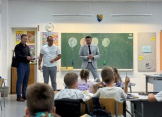 Isplaćena sredstva za poklon bonove banovićkim prvačićima