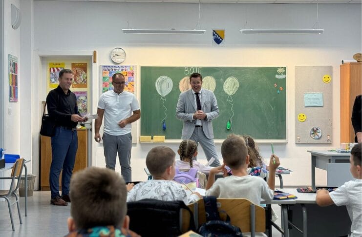 Isplaćena sredstva za poklon bonove banovićkim prvačićima