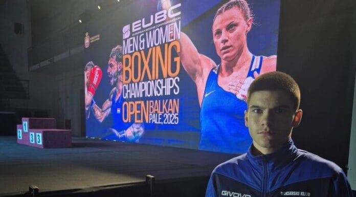 Mladi bokser iz Tuzle Bojan Tadić osvojio srebro na Otvorenom prvenstvu Balkana Mladi bokser iz Tuzle Bojan Tadić osvojio srebro na Otvorenom prvenstvu Balkana