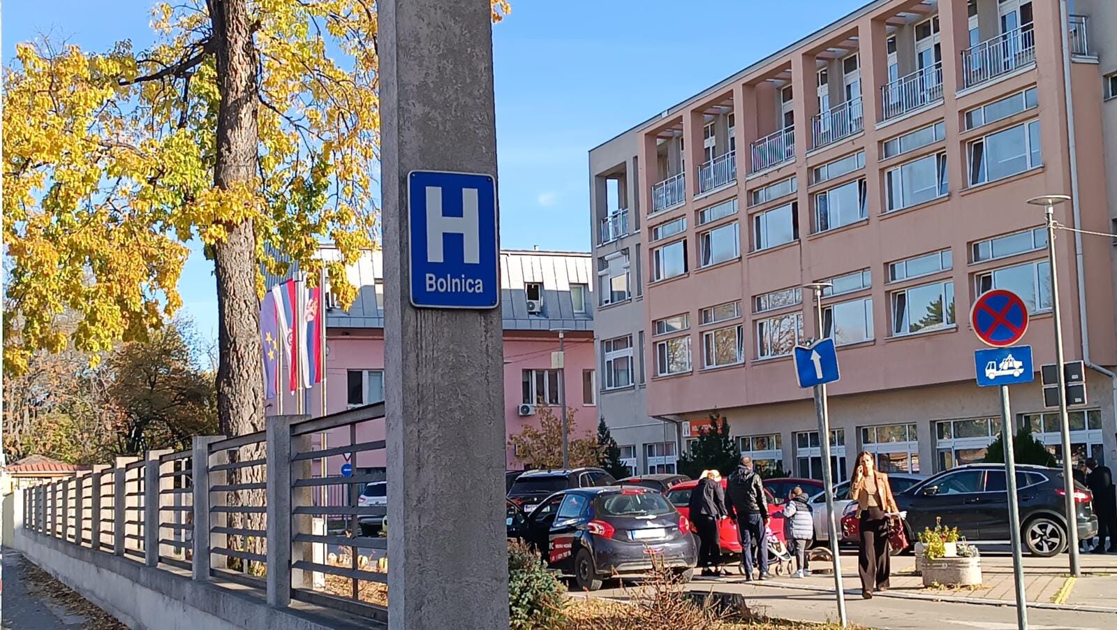 Kombi s djecom sletio s puta, jedno dijete poginulo FOTO: TANJUG/SAŠKA DROBNJAK