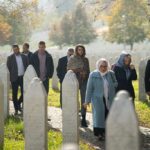 Delegacija Parlamenta Federacije BiH, predvođena predsjedavajućim Predstavničkog doma Parlamenta FBiH Draganom Miokovićem posjetila je Memorijalni centar Srebrenica