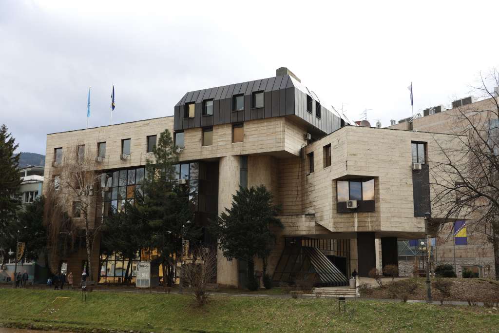 dom naroda Zasjedaju domovi Parlamenta FBiH: Na dnevnom redu zakoni, strategije i nova zaduženja