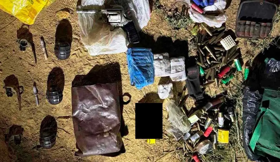 gradačac oružje1 U Gradačcu pronađeno oružje, eksploziv i droga