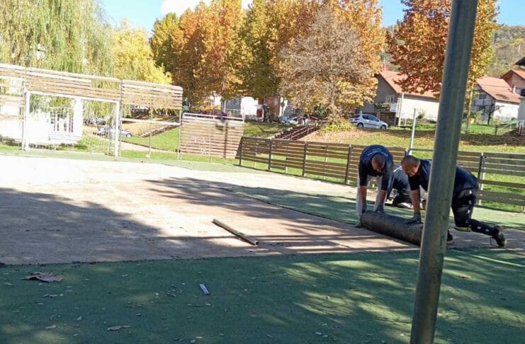 igraliste solina web Počela sanacija igrališta s vještačkom travom u Novom naselju Solina