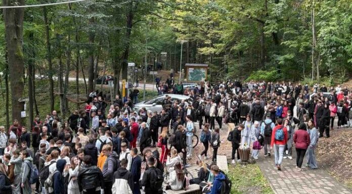 Sportski dan učenika tuzlanskih srednjih škola na Ilinčici Sportski dan učenika tuzlanskih srednjih škola na Ilinčici