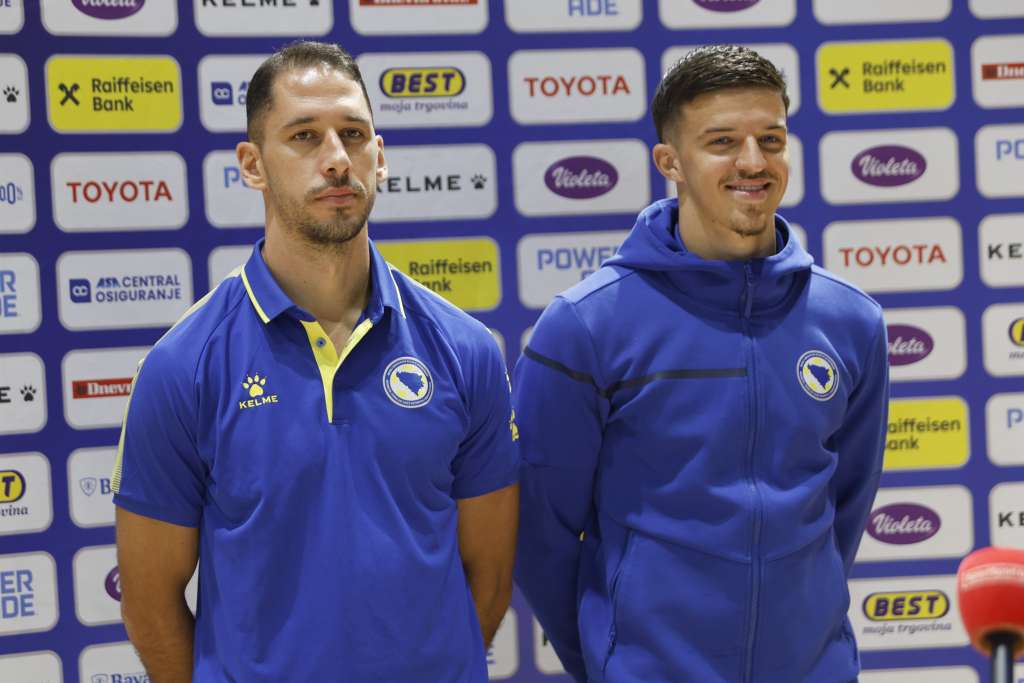 Fudbaleri BiH na treningu u Sarajevu pred meč s Kiprom – Nikola Katić i Tarik Muharemović