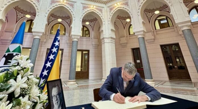 Otvorena knjiga žalosti zbog smrti Halida Bešlića