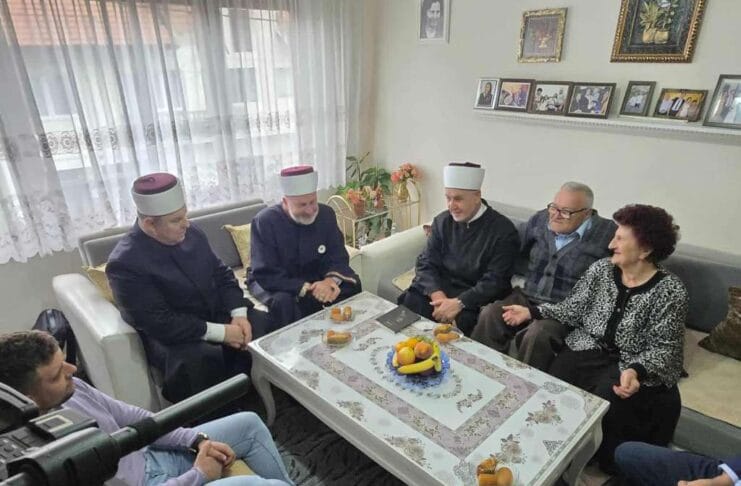 Reisu-l-ulema posjetio porodicu koja je usvojila dječaka rođenog iz ratnog silovanja